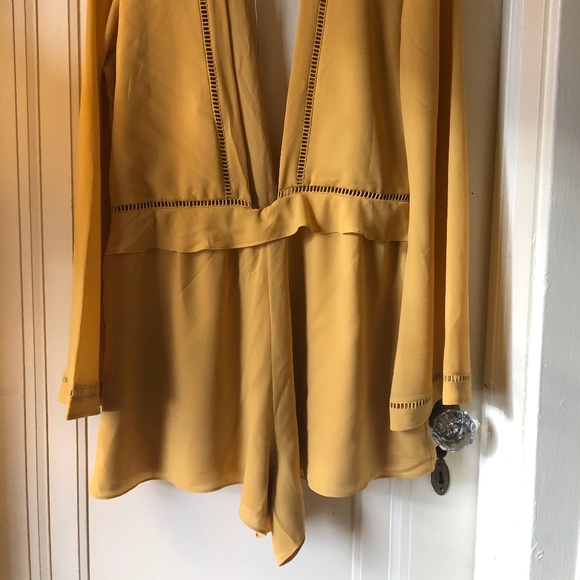 *Brand New* NASTY GAL Yellow Romper/Jumper Shorts - Picture 2 of 2